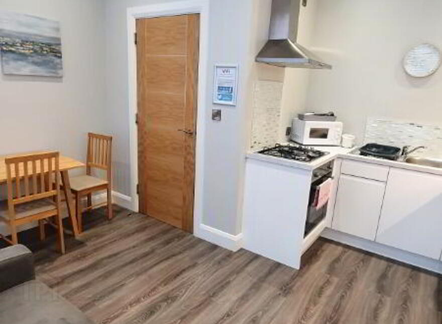 Apt 1, 61 Eglantine Avenue, Belfast, BT9 6EW