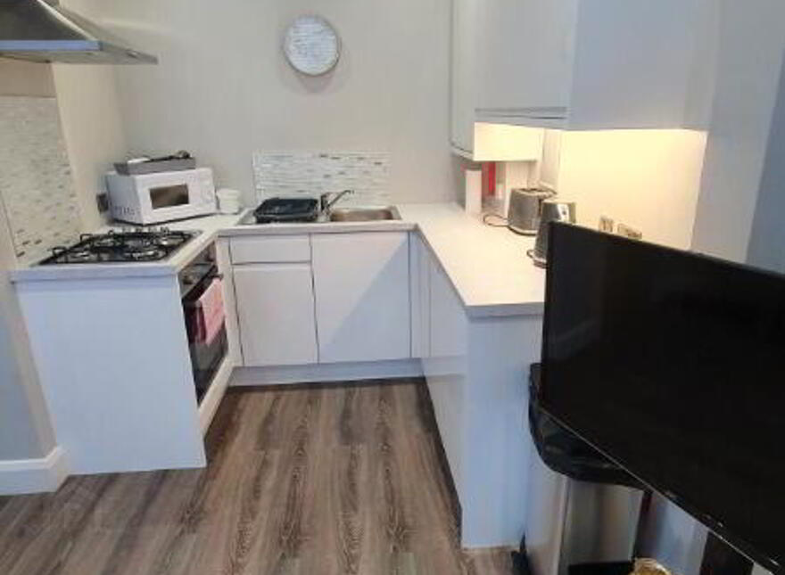 Apt 1, 61 Eglantine Avenue, Belfast, BT9 6EW