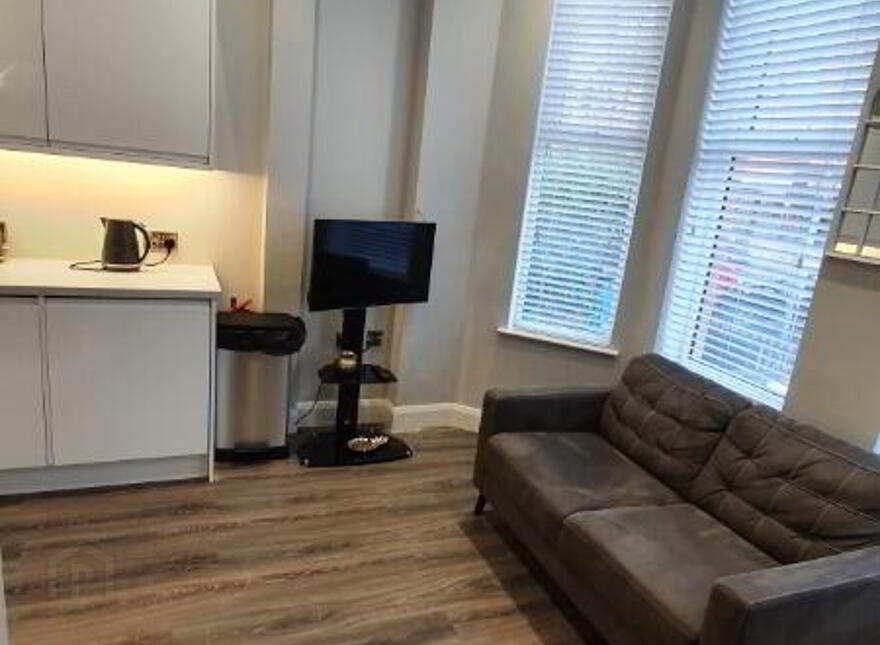 Apt 1, 61 Eglantine Avenue, Belfast, BT9 6EW