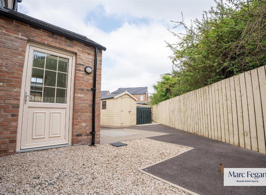 27 Tarry Wood, Lurgan, BT67 9NF