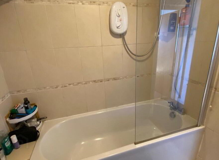 11a Ferndale House, Dunmurry, Belfast, BT17 9DB
