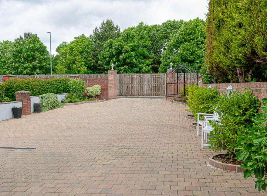 95 Old Dundonald Road, Dundonald, Belfast, BT16 1XT