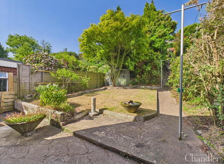 16 Garnerville Park, Belfast, BT4 2NY