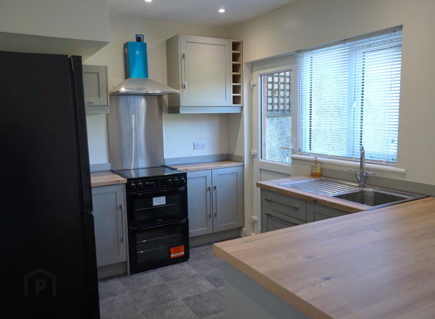15 Linden Walk, Dunmurry, Belfast, BT17 9QW
