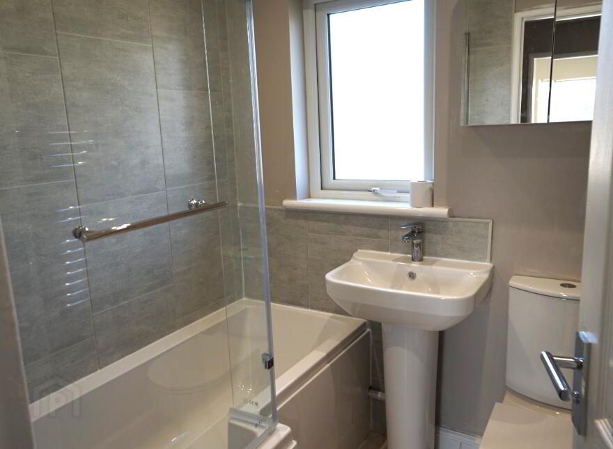 15 Linden Walk, Dunmurry, Belfast, BT17 9QW