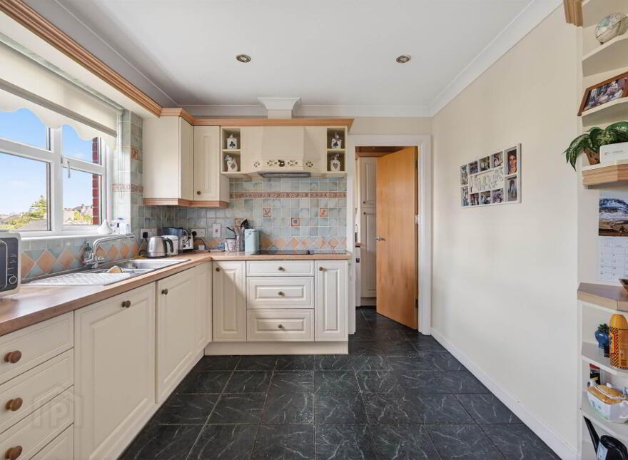 5 Bayside Apartments, 24 Ballyholme Road, Bangor, BT20 5JS