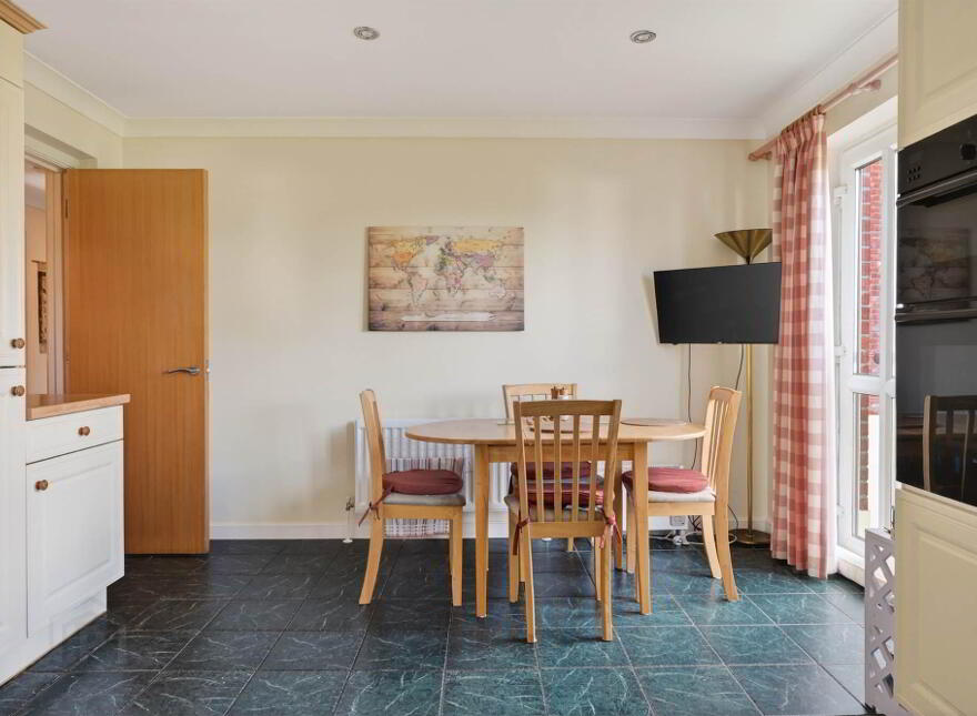 5 Bayside Apartments, 24 Ballyholme Road, Bangor, BT20 5JS