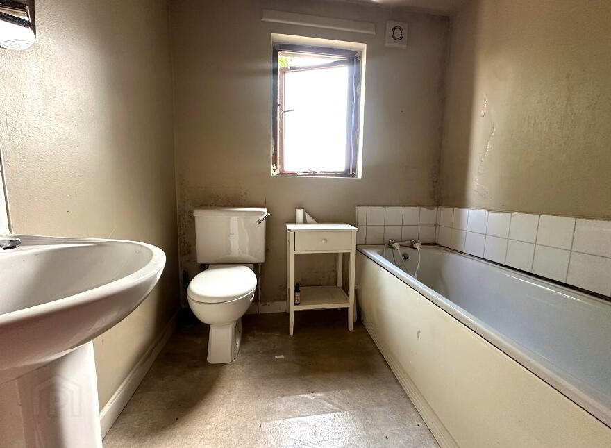 42 Kinelowen Street, Keady, BT60 3SU