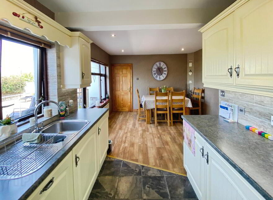5 Riversdale Crescent, Coleraine, BT52 1QU