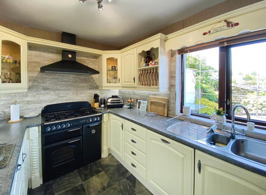 5 Riversdale Crescent, Coleraine, BT52 1QU