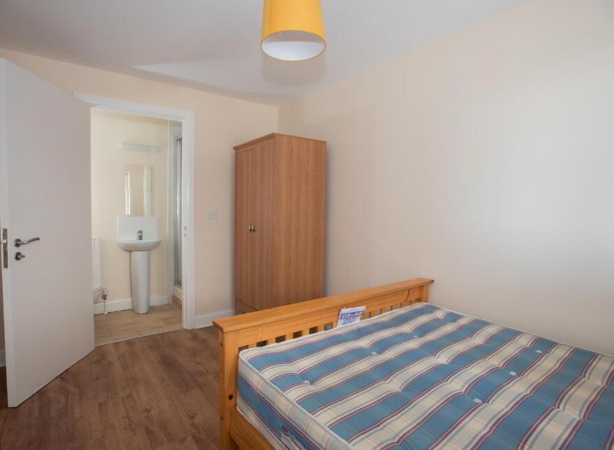 708 College Central, Belfast, BT1 6BZ
