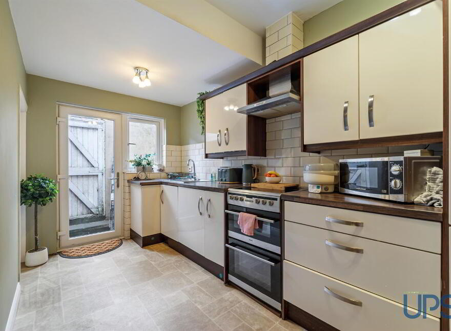45 Hamill Street, Falls Road, Belfast, BT12 4AA