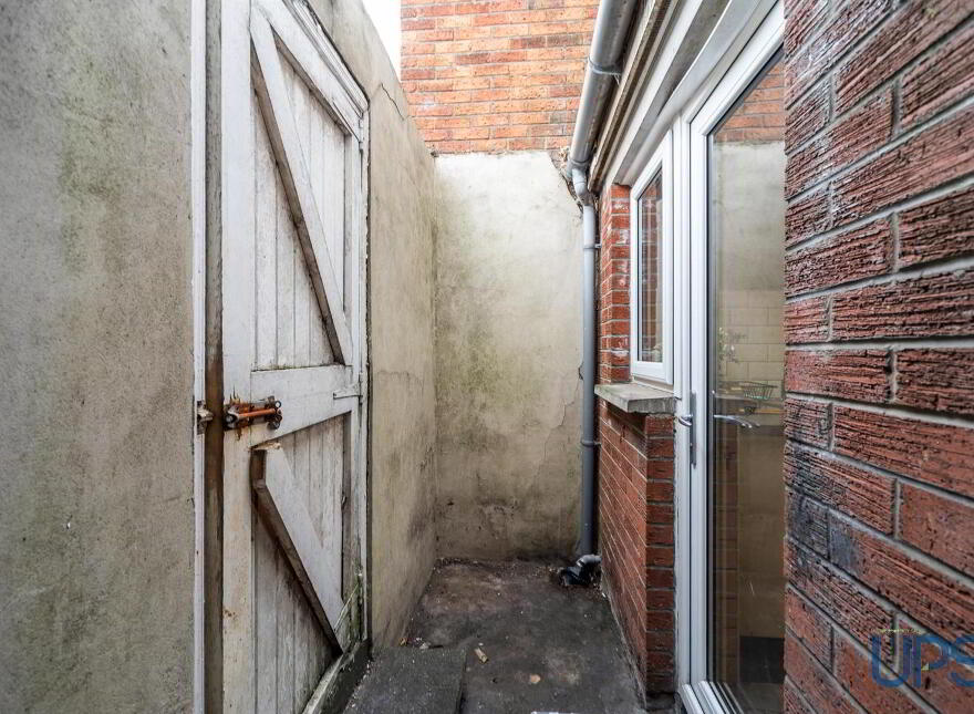 45 Hamill Street, Falls Road, Belfast, BT12 4AA