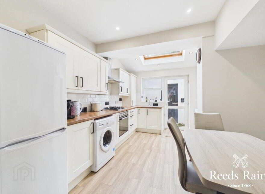 25 Hillview Avenue, Belfast, BT5 6JR