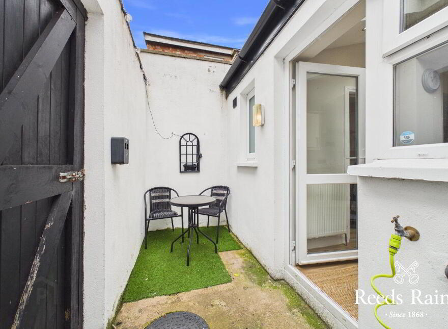 25 Hillview Avenue, Belfast, BT5 6JR