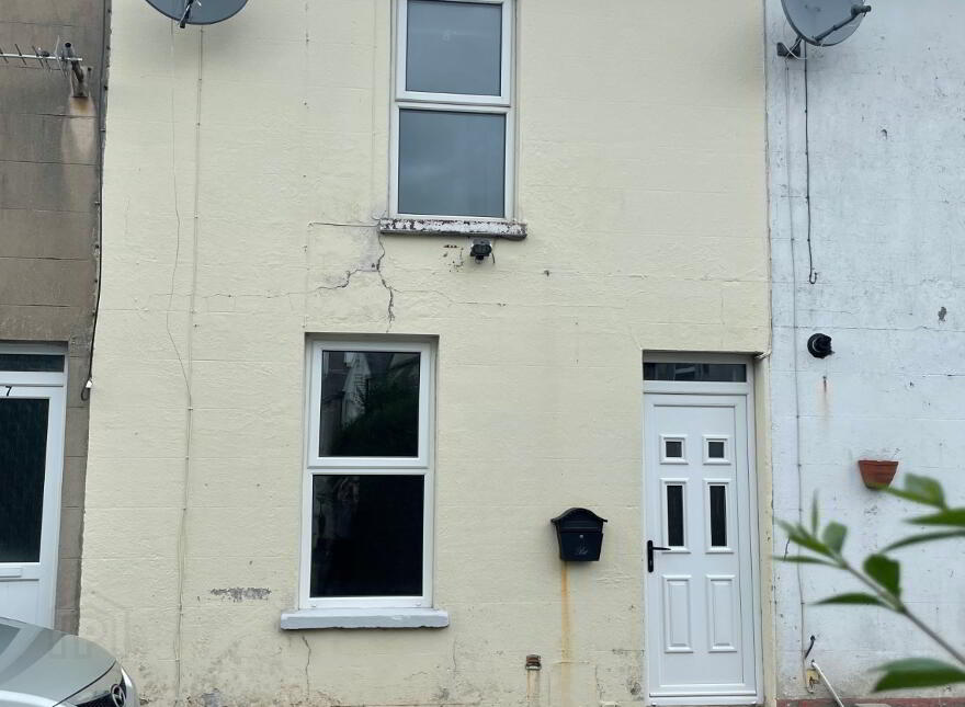 6 Warwicks Row, Carrickfergus, BT38 8LS