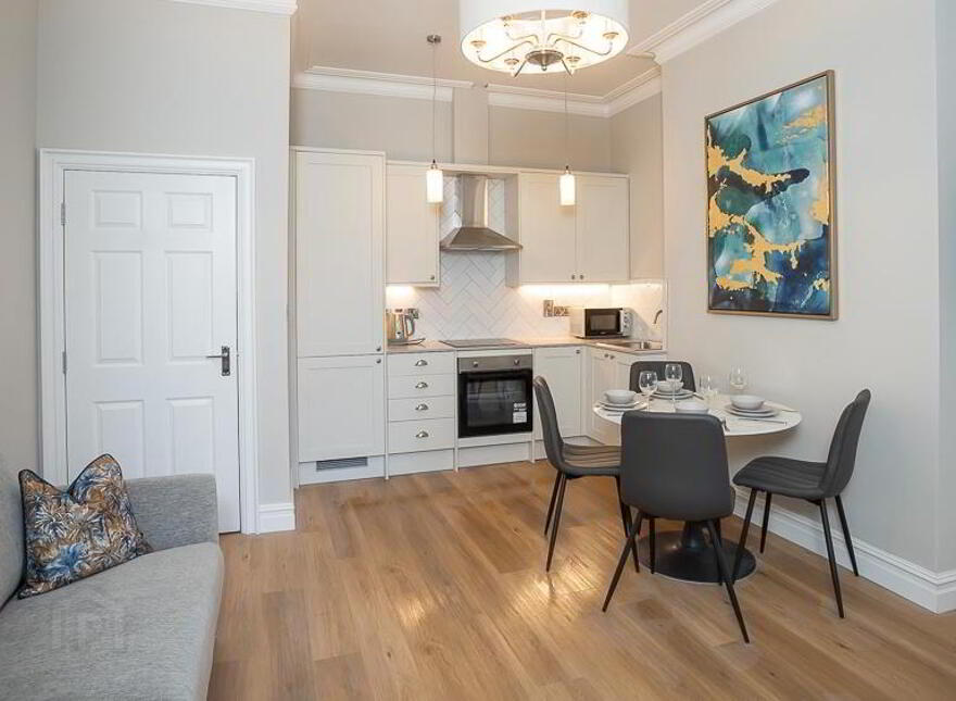 Apt 1, 66 Wellington Park, Belfast, BT9 6DP