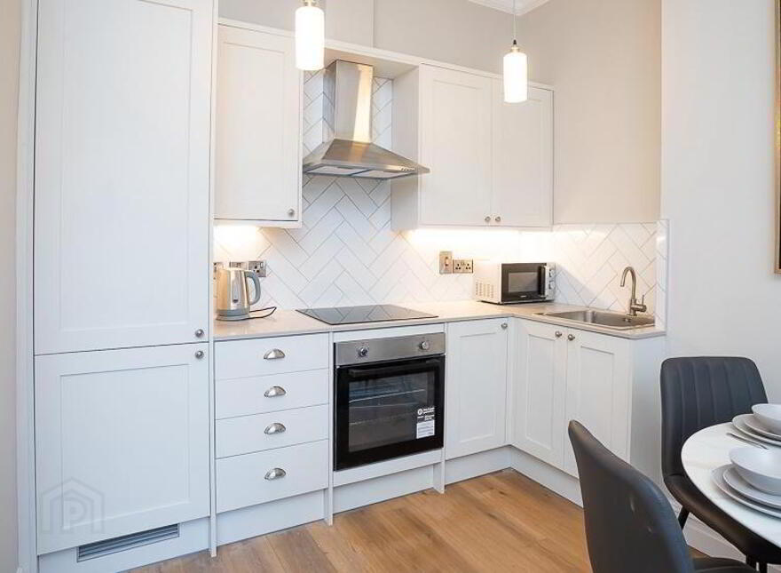 Apt 1, 66 Wellington Park, Belfast, BT9 6DP
