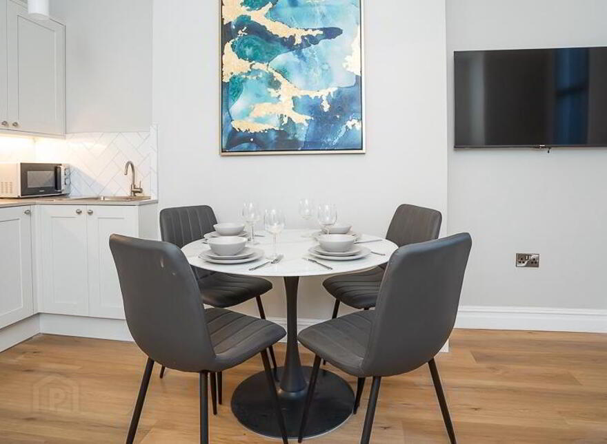 Apt 1, 66 Wellington Park, Belfast, BT9 6DP