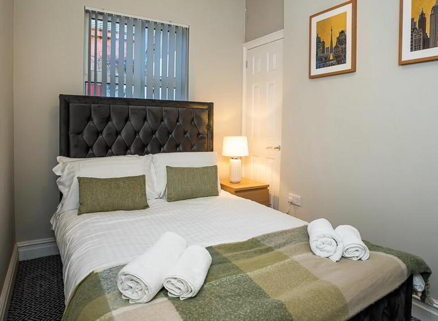 Apt 1, 66 Wellington Park, Belfast, BT9 6DP