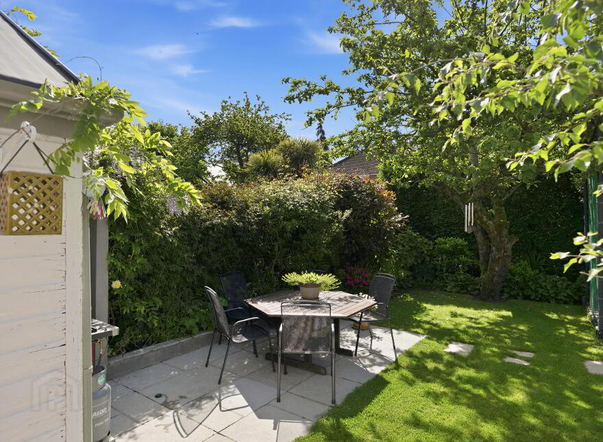 Culmore, 8 Everton Drive, Rosetta, Belfast, BT6 0LJ