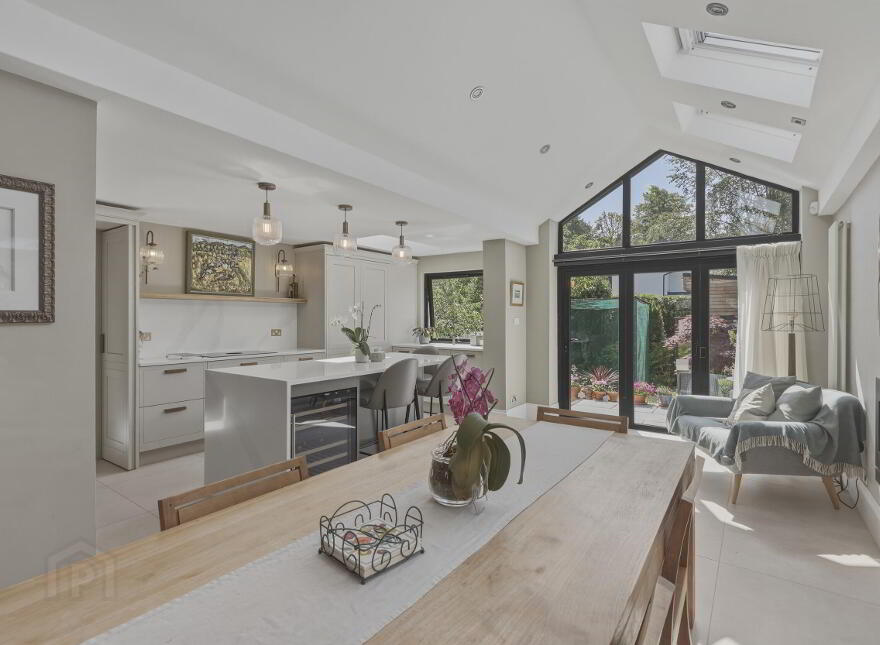 Culmore, 8 Everton Drive, Rosetta, Belfast, BT6 0LJ
