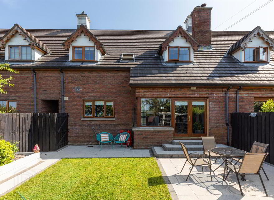 11 Croft Hill Cottages, Cairnshill Road, Belfast, BT8 6BA