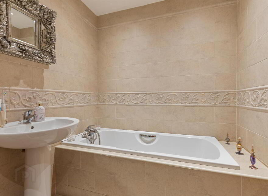 11 Croft Hill Cottages, Cairnshill Road, Belfast, BT8 6BA