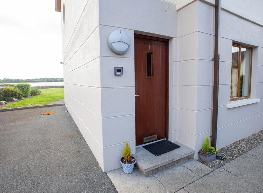 1 Moneycarragh, Main Street, Dundrum, BT33 0LU