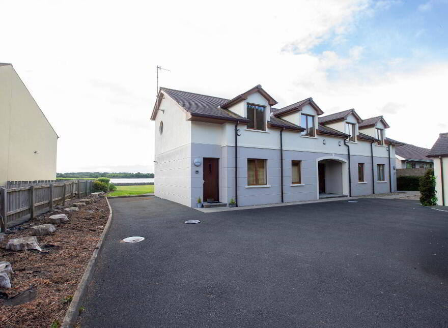 1 Moneycarragh, Main Street, Dundrum, BT33 0LU