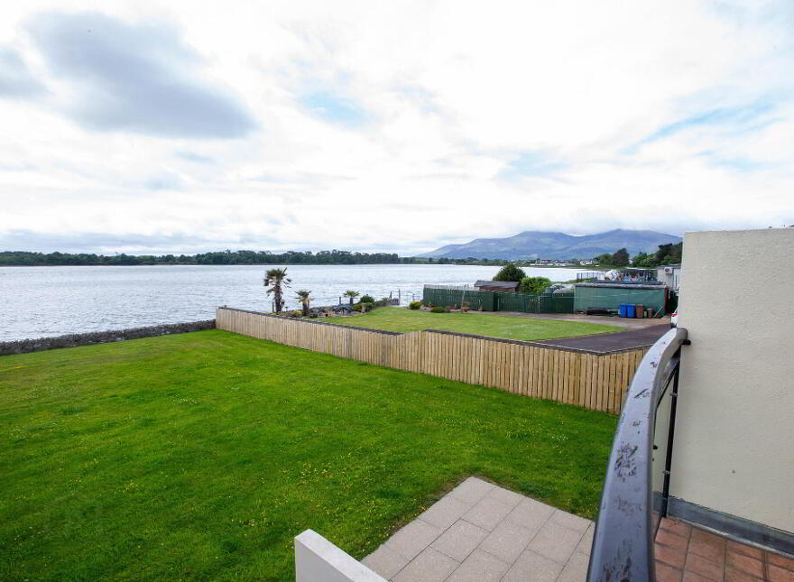 1 Moneycarragh, Main Street, Dundrum, BT33 0LU