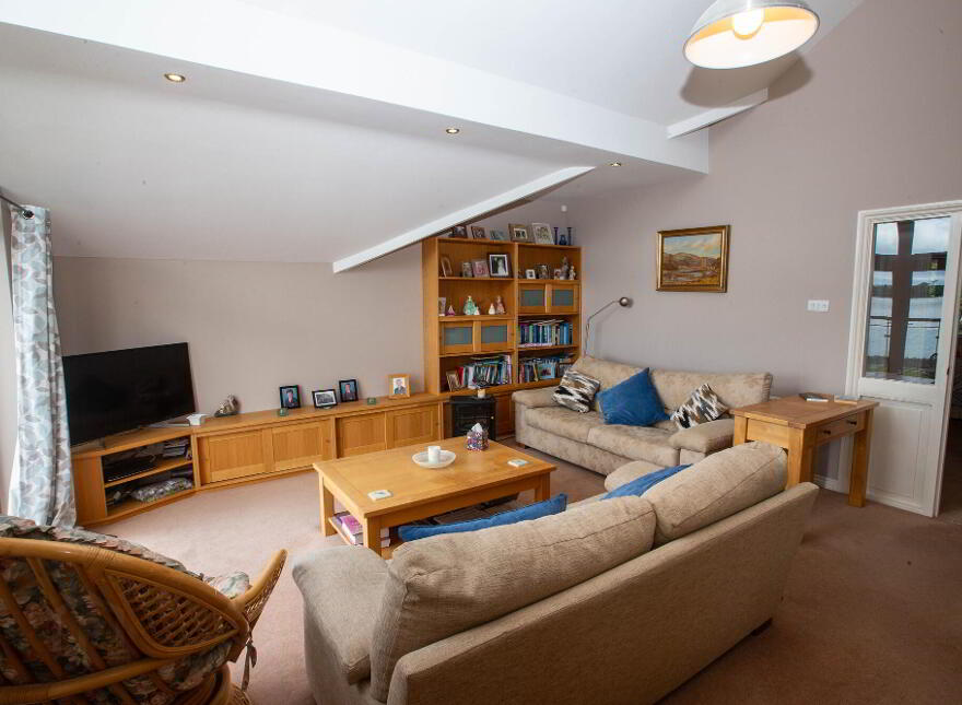 1 Moneycarragh, Main Street, Dundrum, BT33 0LU