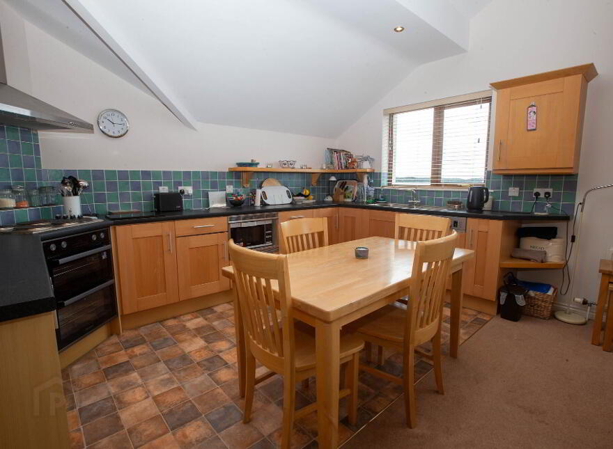 1 Moneycarragh, Main Street, Dundrum, BT33 0LU