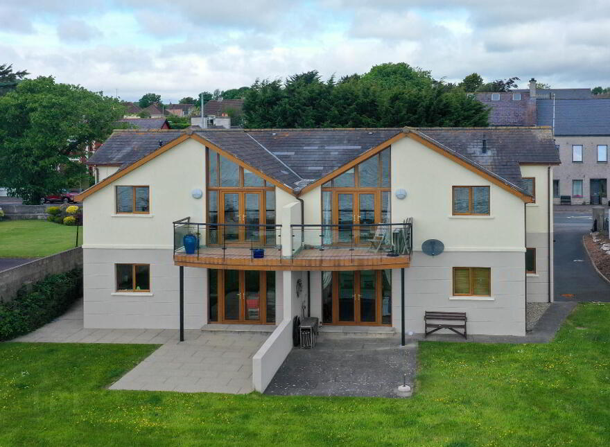 1 Moneycarragh, Main Street, Dundrum, BT33 0LU