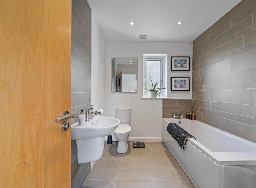 80 Lakeview Manor, Newtownards, BT23 4US