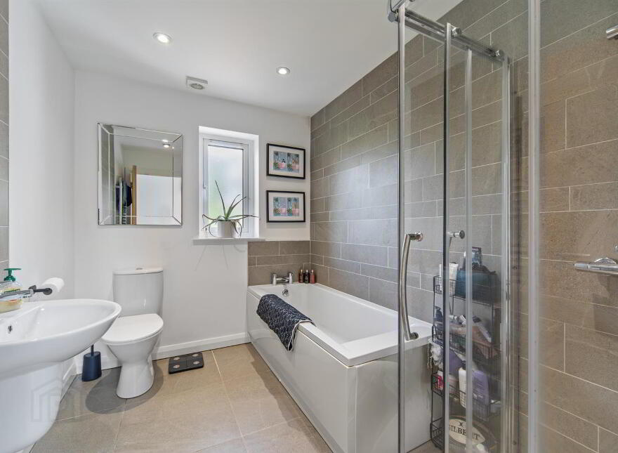 80 Lakeview Manor, Newtownards, BT23 4US