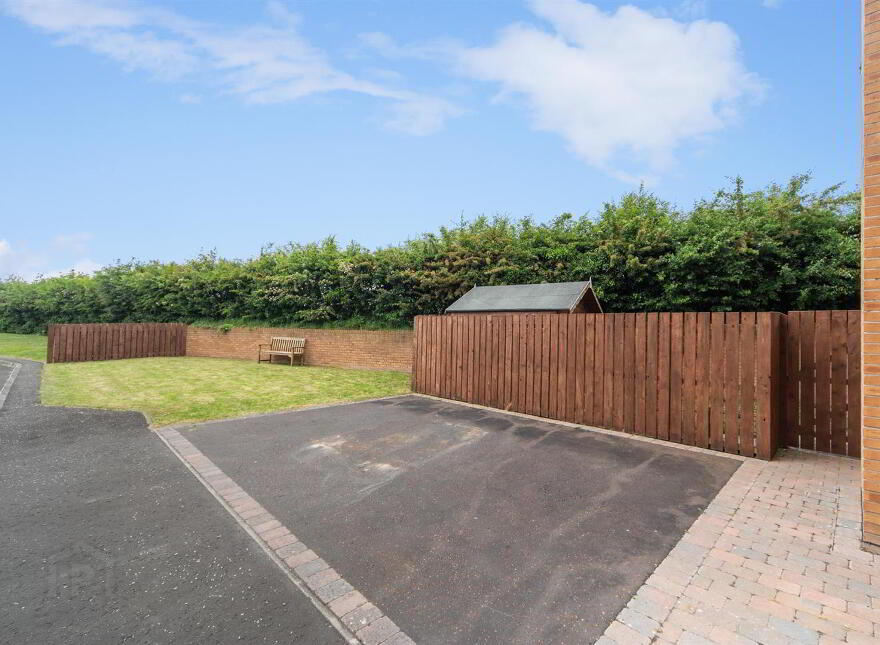 80 Lakeview Manor, Newtownards, BT23 4US