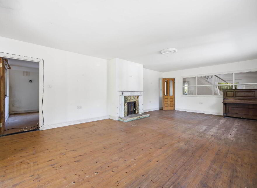 Ivy Leaf, Mooretown, Ratoath, A85C998