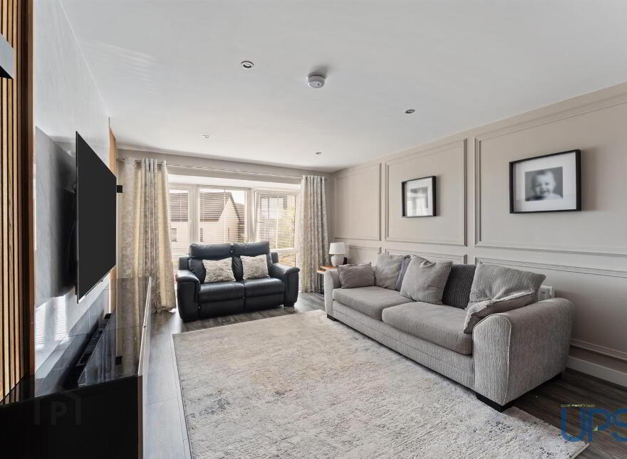 76 Lagmore View Road, Dunmurry, Belfast, BT17 0FR