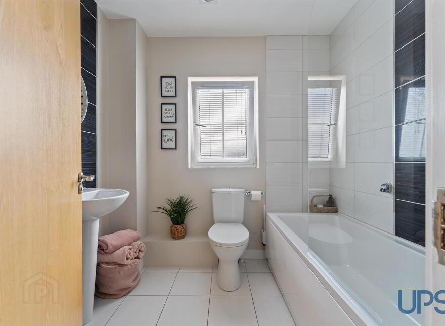 76 Lagmore View Road, Dunmurry, Belfast, BT17 0FR