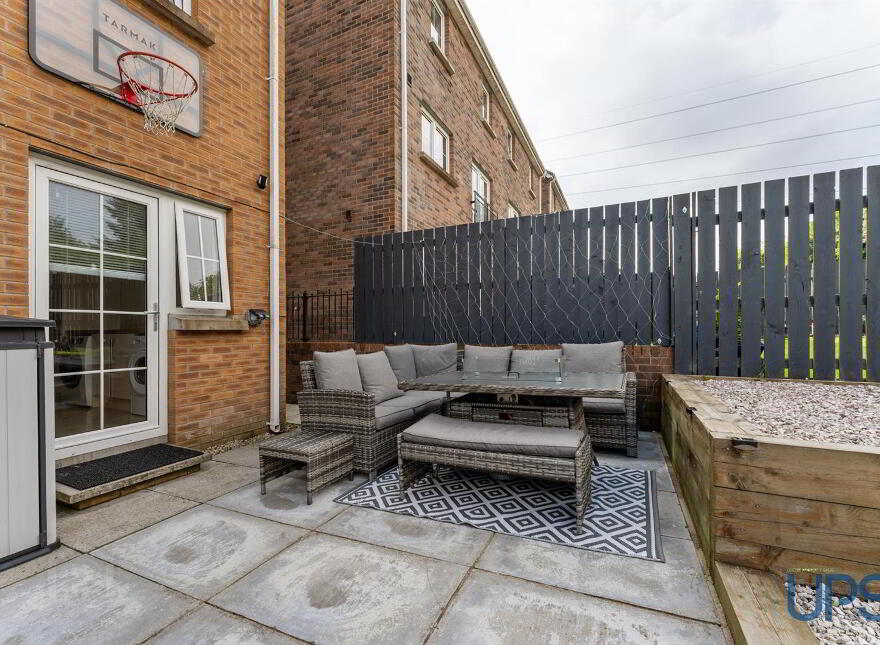 76 Lagmore View Road, Dunmurry, Belfast, BT17 0FR
