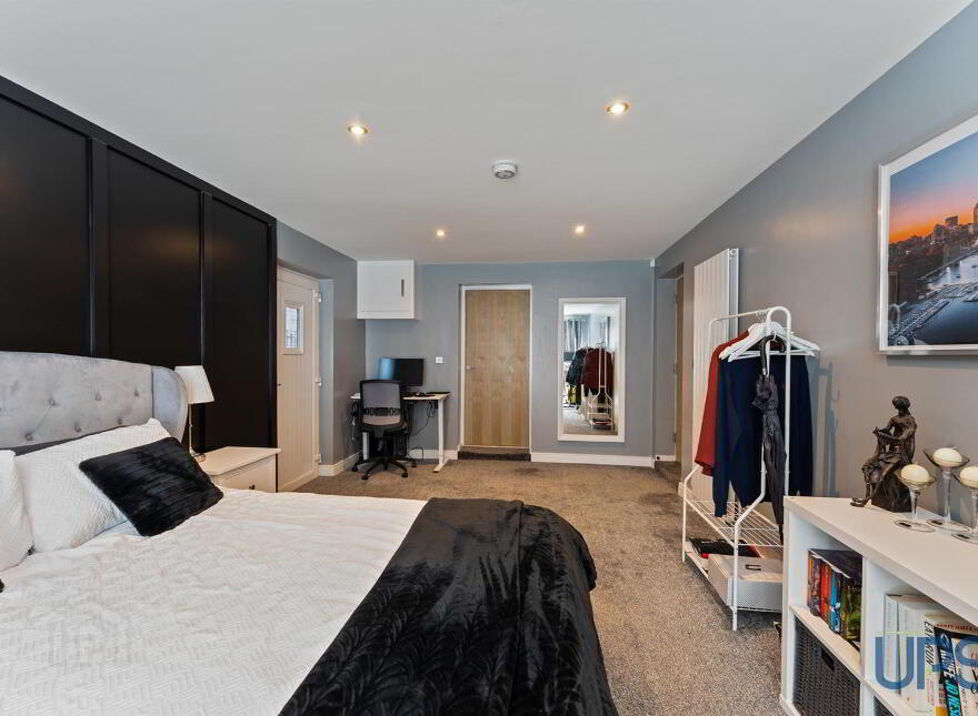 76 Lagmore View Road, Dunmurry, Belfast, BT17 0FR