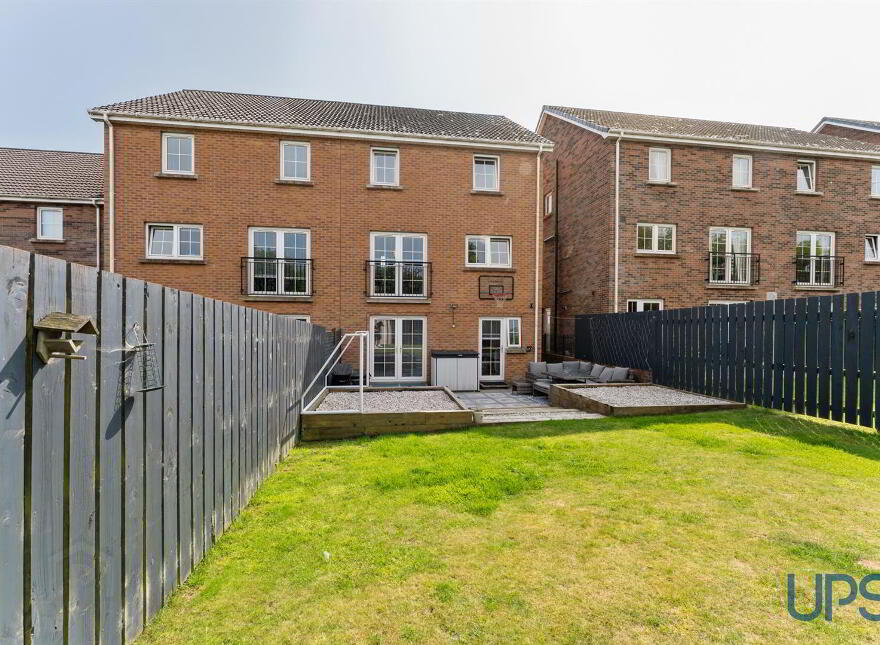 76 Lagmore View Road, Dunmurry, Belfast, BT17 0FR