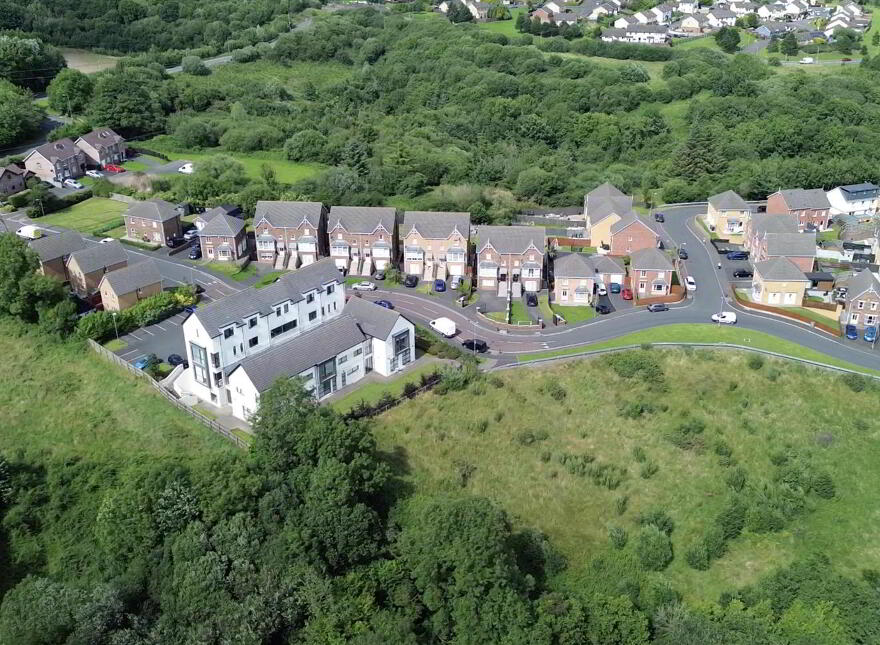 76 Lagmore View Road, Dunmurry, Belfast, BT17 0FR