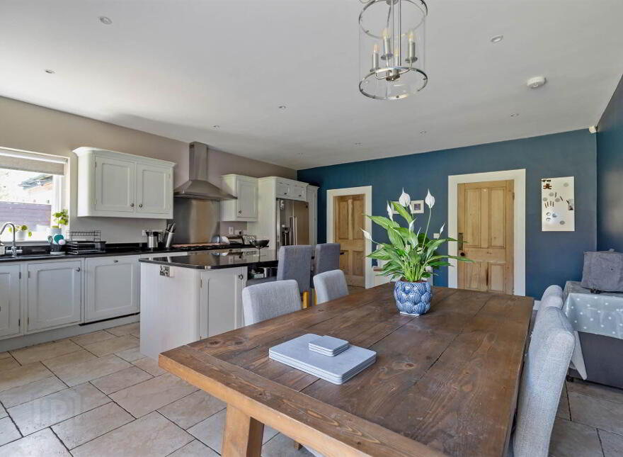 480 Upper Newtownards Road, Ballyhackamore, Belfast, BT4 3GZ