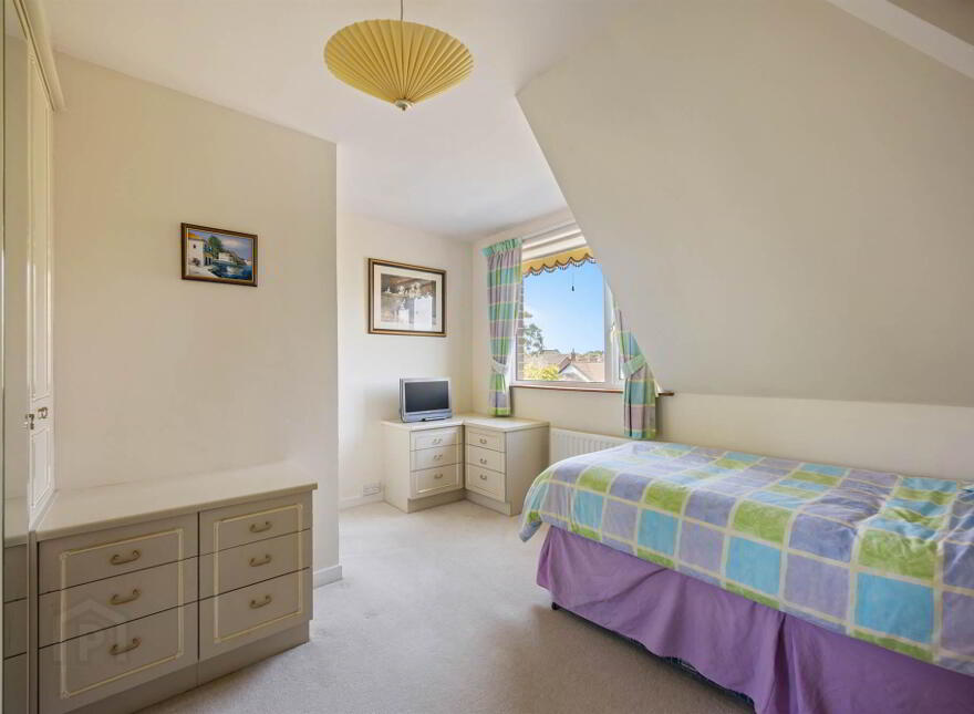 15 Rosepark South, Stormont, Belfast, BT5 7RJ