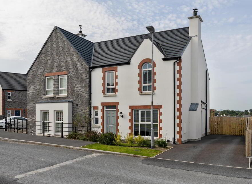 33 Sloanehill, Killyleagh, Downpatrick, BT30 9UX