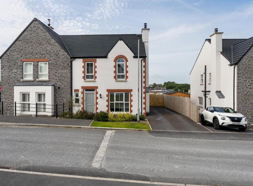 33 Sloanehill, Killyleagh, Downpatrick, BT30 9UX