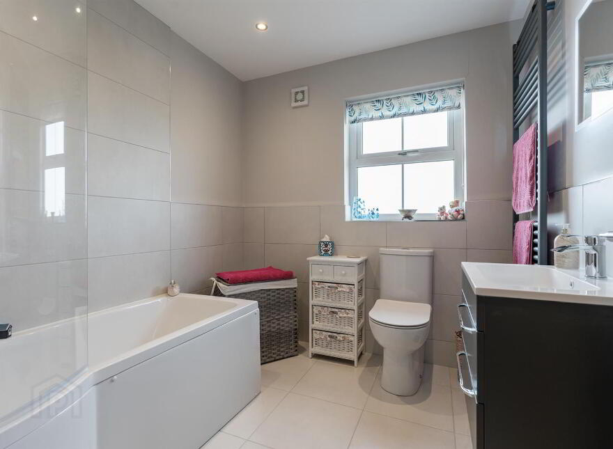 33 Sloanehill, Killyleagh, Downpatrick, BT30 9UX