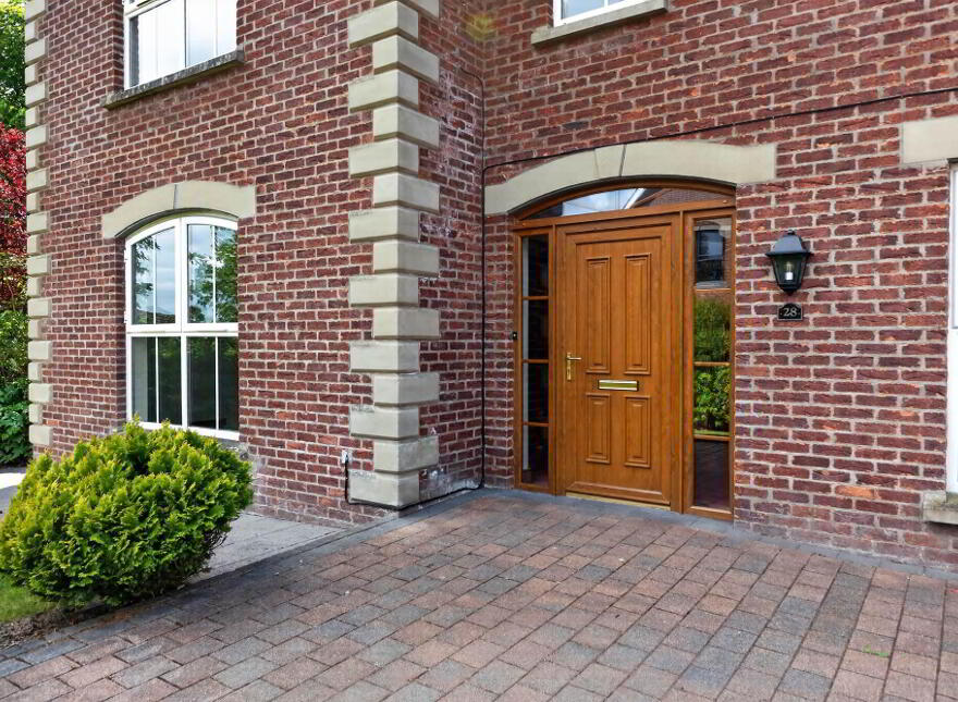 28 Clonmore Manor, Lisburn, BT27 4EW